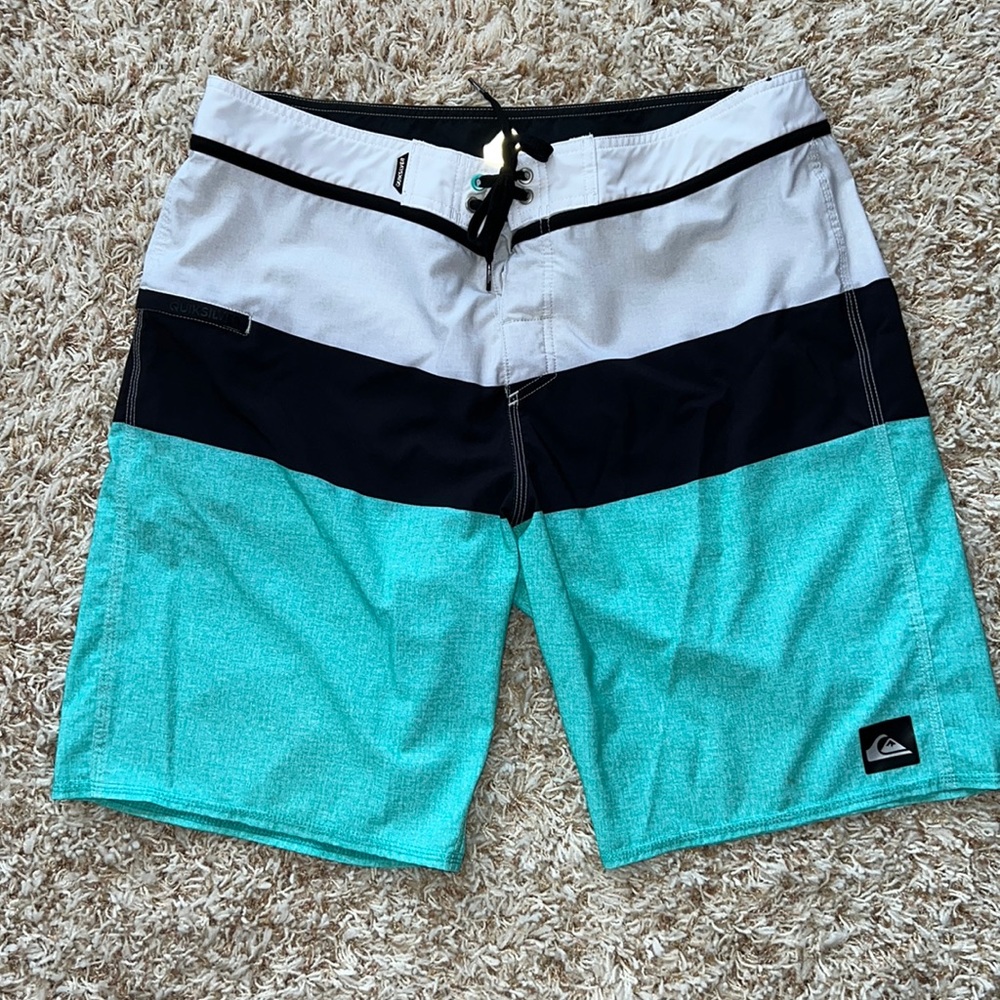 Quicksilver board shorts turquoise,black and grey 36